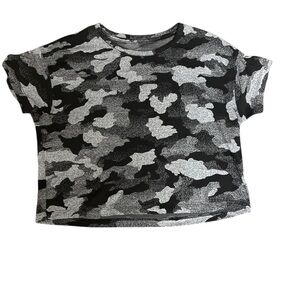 lululemon athletica Black & Gray Camo Cropped Tee